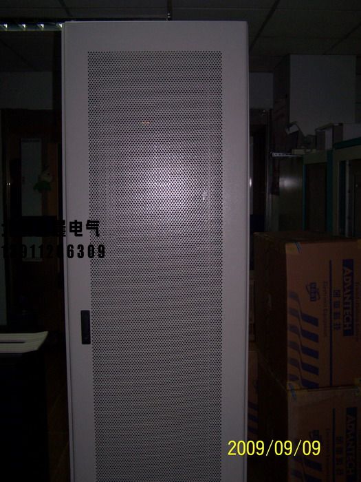 XC加寬服務(wù)器機柜。3.jpg